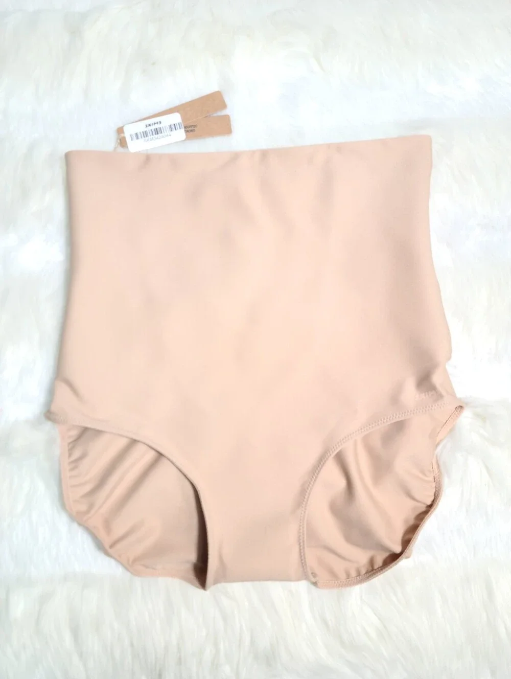 SKIMS Body Core Sculpt Butt Lifting Brief Cream Clay Women Medium NEW - Picture 2 of 7